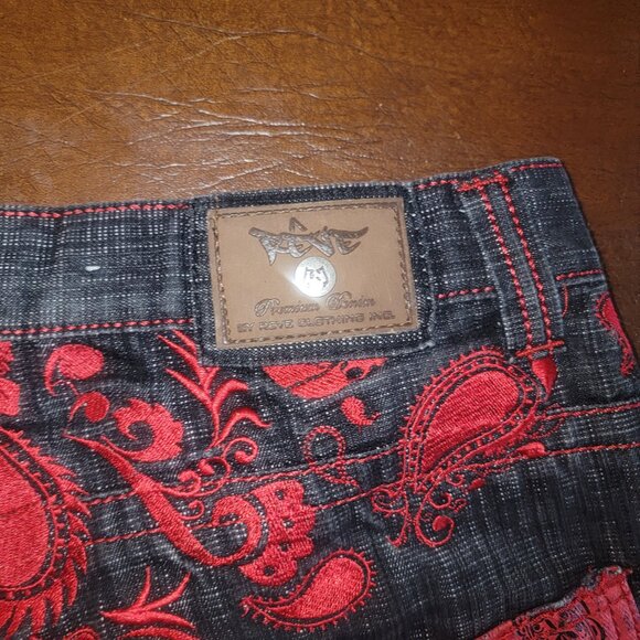 Reve Skull Jean Shorts - Picture 3 of 5